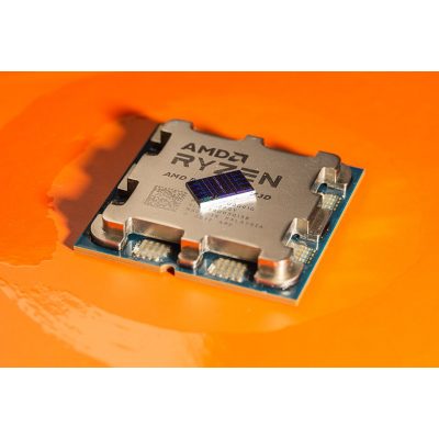 AMD Ryzen 5 7600 AMD Ryzen 5 7600