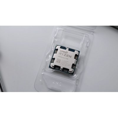 AMD Ryzen 7 7700 AMD Ryzen 7 7700