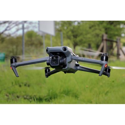 DJI Mavic 3 DJI Mavic 3