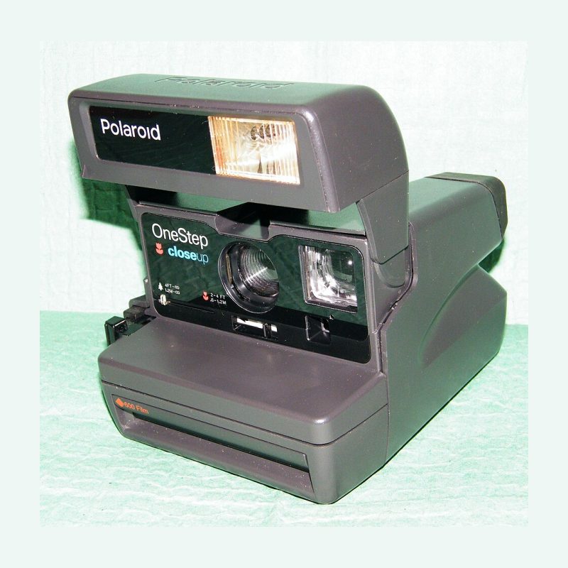 Плёночный фотоаппарат Polaroid 636