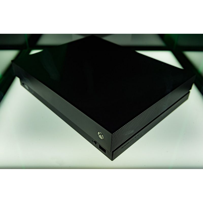 Xbox One X Xbox One X